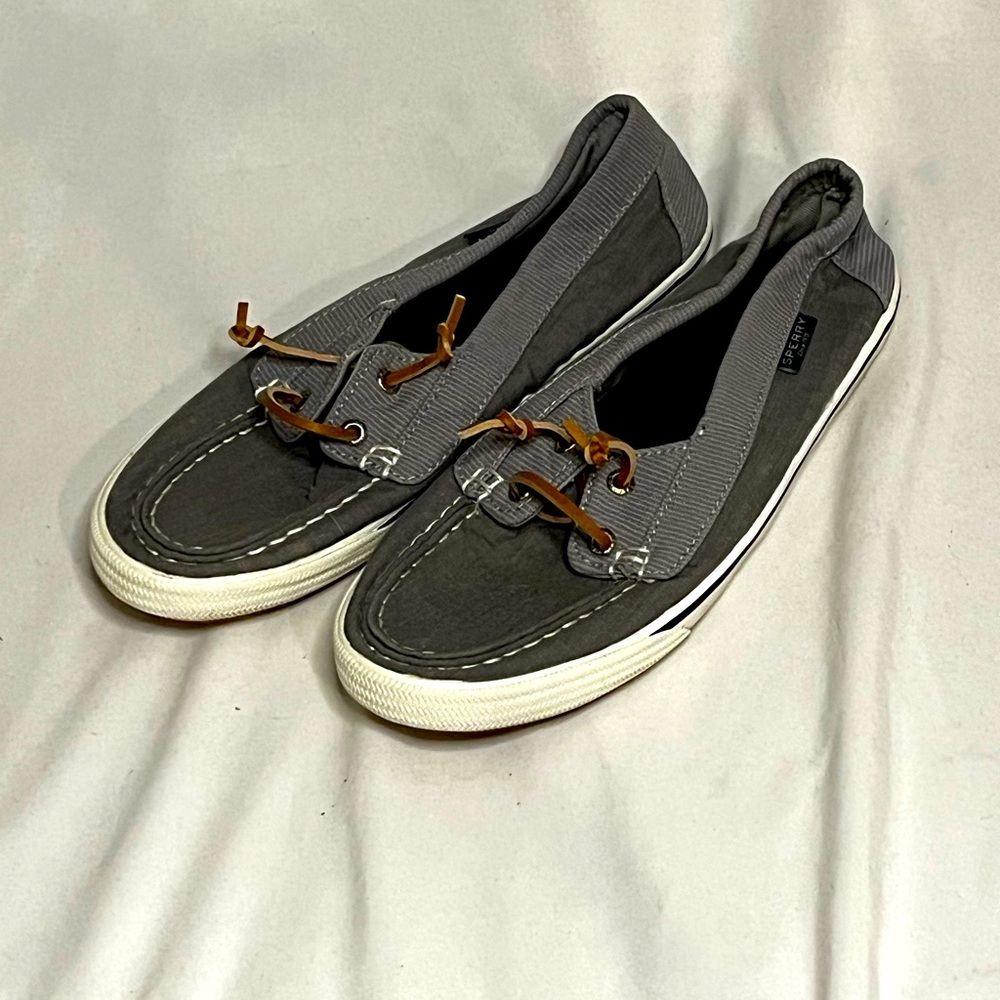 Gray sperry sneakers good condition